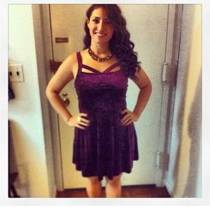 Forever21 burgundy velvet cocktail dress so a large. Great for the fall/winter